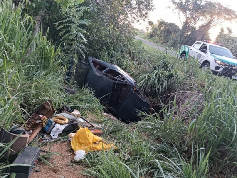Veículo capota e é encontrado abandonado em vicinal de Santa Fé do Sul