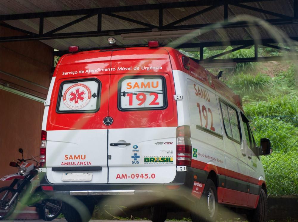 Criança de 11 anos sofre queimaduras ao esquentar água em fogareiro