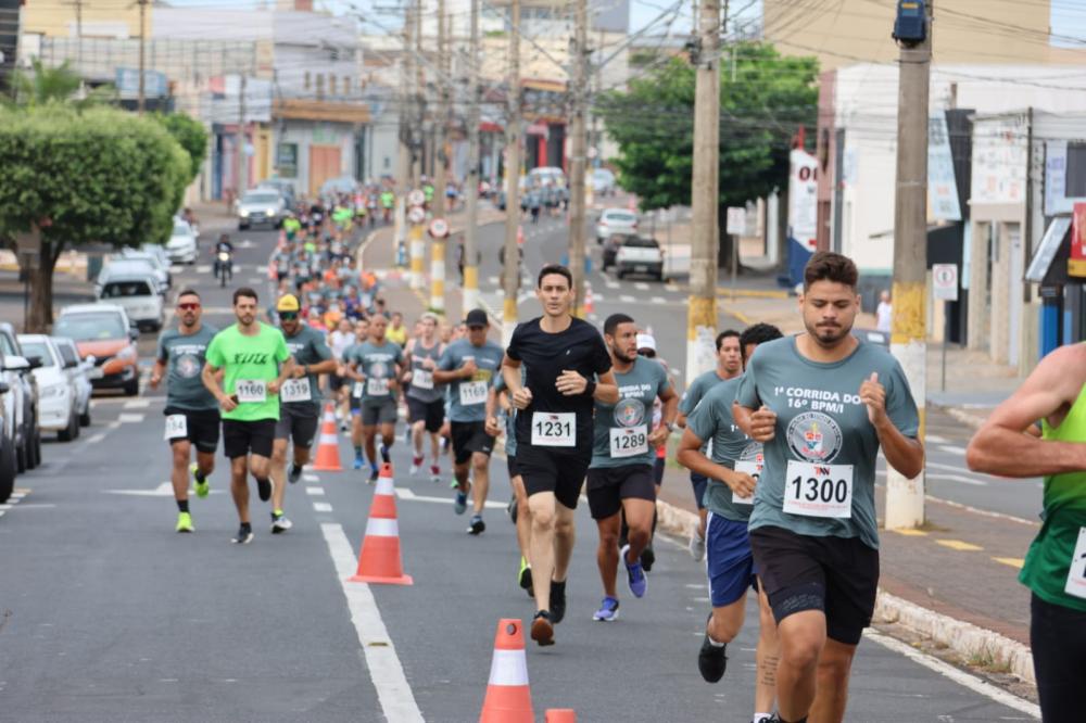 Corrida do 16º BPM/I reúne grande número de participantes 