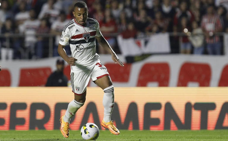 Titular do São Paulo decide deixar o clube e acerta com o Internacional