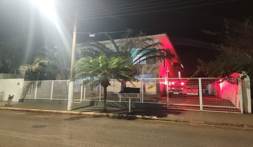 Homem mata outro com golpe de caneta em clínica de recuperação