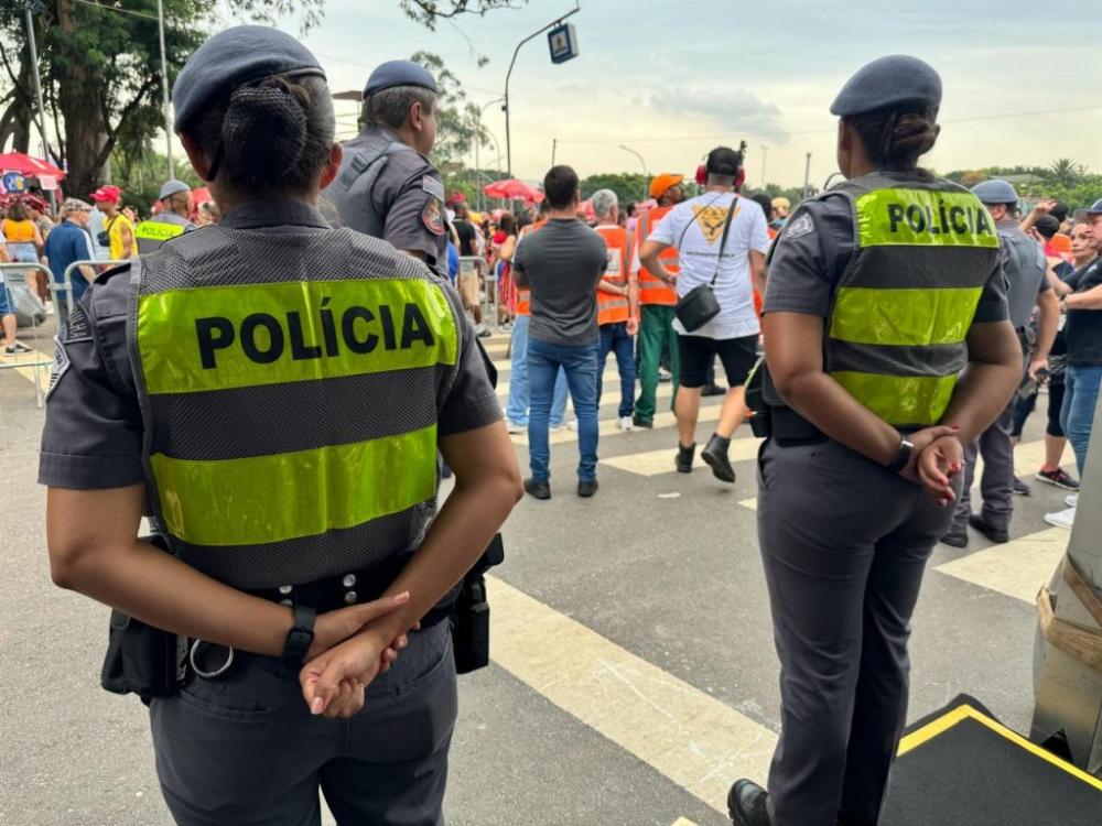 Furtos e roubos de celulares em eventos de Carnaval despencam 48%