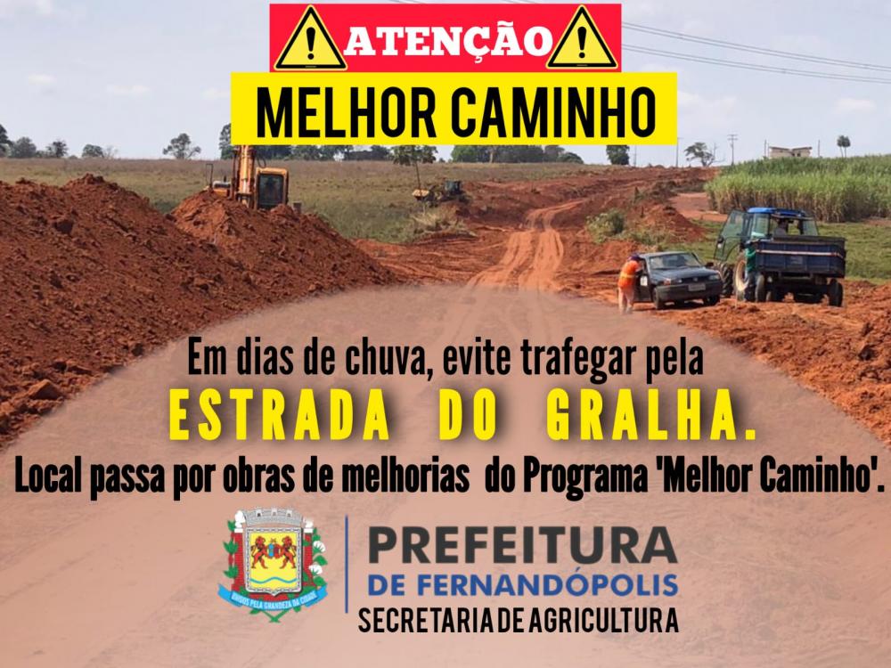 Trecho de estrada em obra