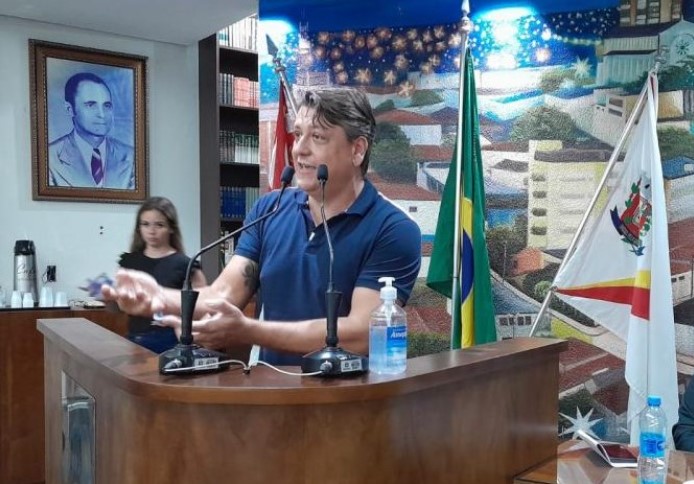 Prefeito de Fernandópolis requer uso da Tribuna Livre da Câmara