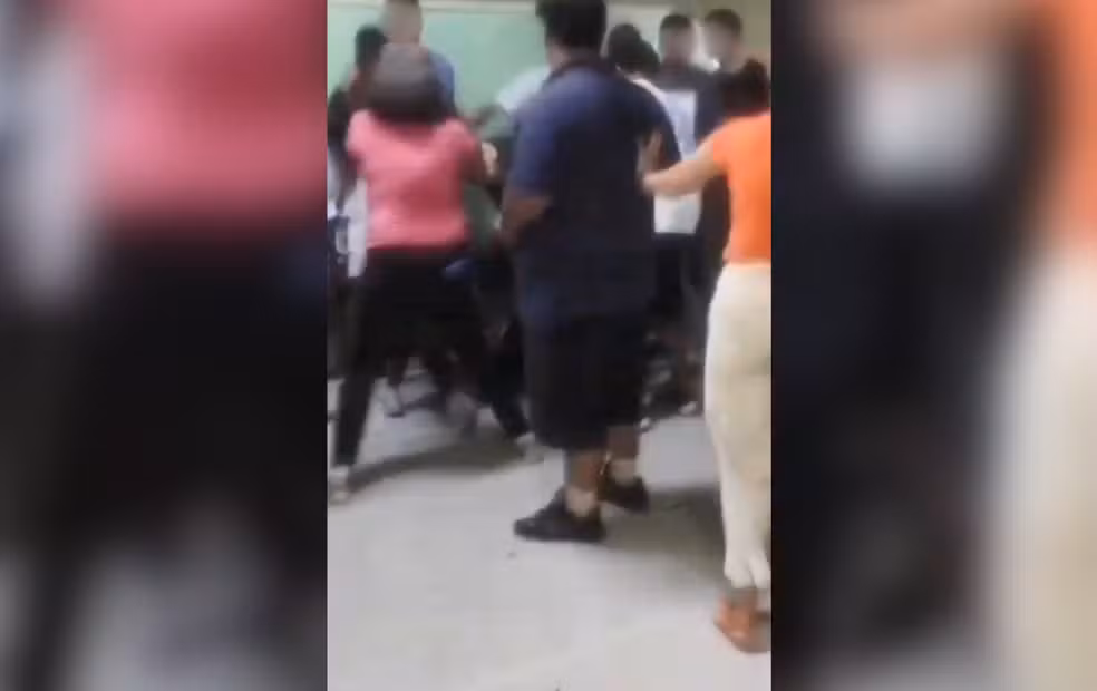 Aluno suspeito de agredir professor é transferido de escola