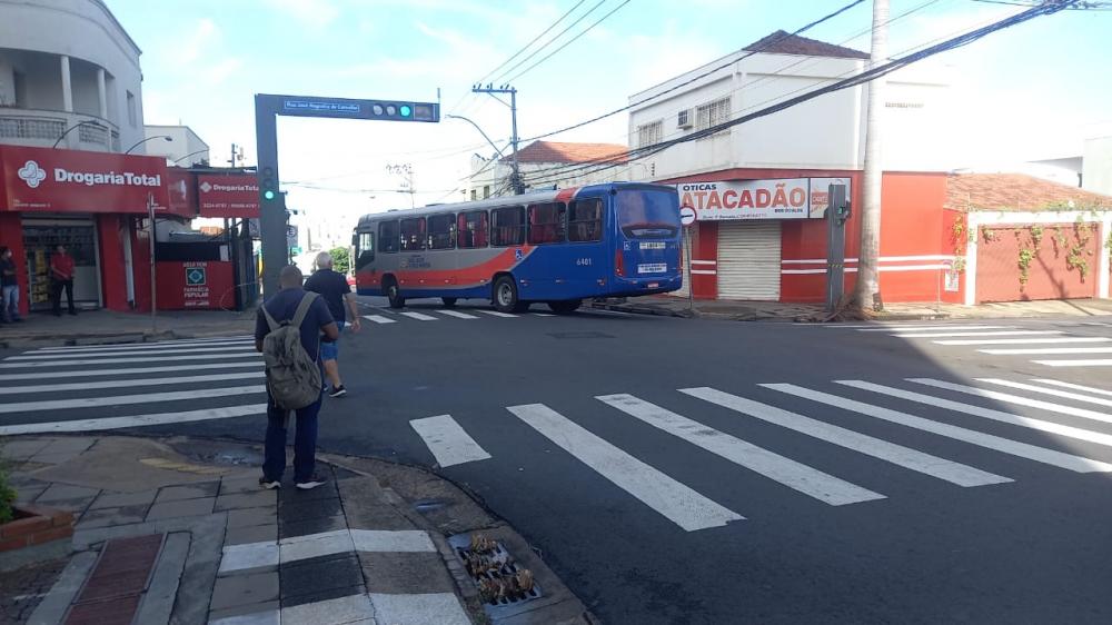 Menina de 10 anos é atropelada por ônibus em Rio Preto