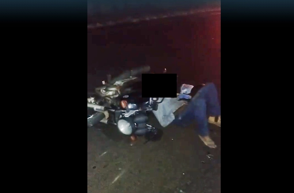 Motociclista se fere em colisão com carreta em Fernandópolis