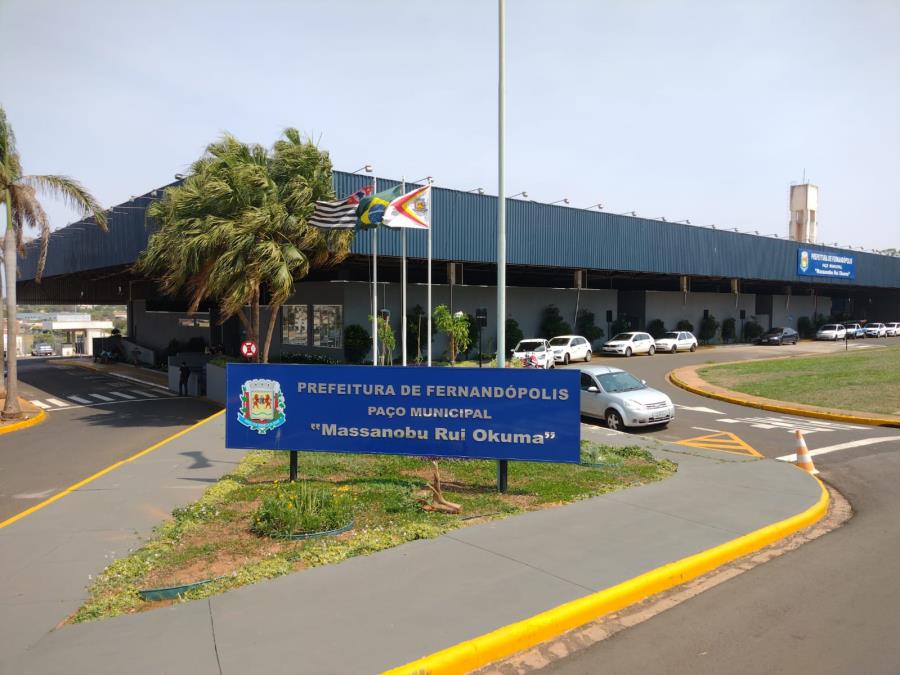 Paço Municipal de Fernandópolis fecha mais cedo para dedetização 