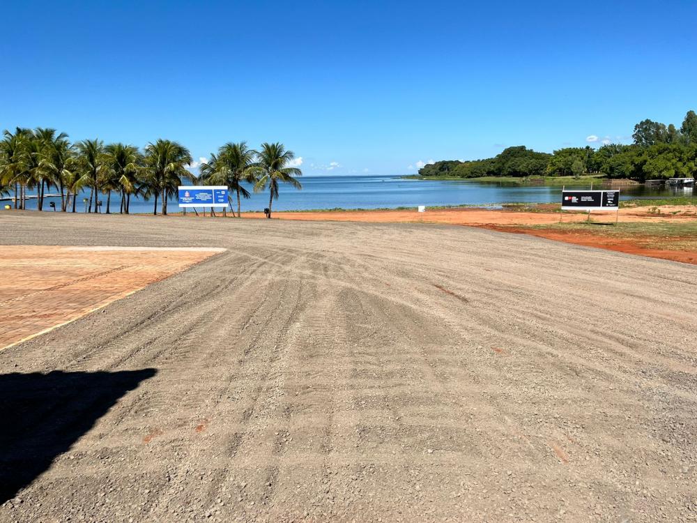 Prefeitura de Rubineia realiza manutenção na Praia do Sol 