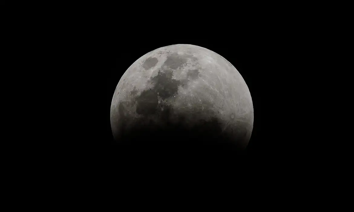Primeiro eclipse lunar de 2024 pode ser visto na próxima segunda-feira (25) 