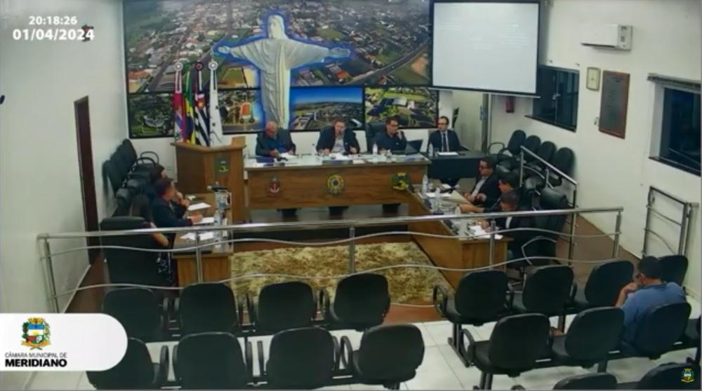 Câmara aprova projetos e reconhece contribuições com Moções de Aplausos