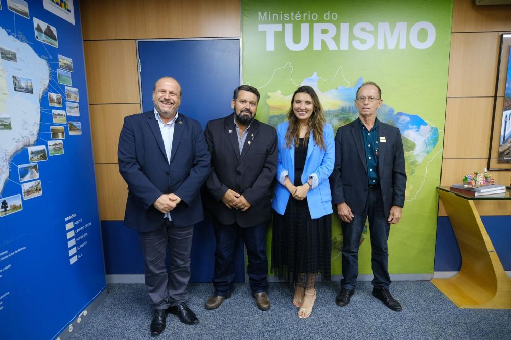 Prefeito Lugato pleiteia recursos para revitalização da Praia do Ipanema em Brasília