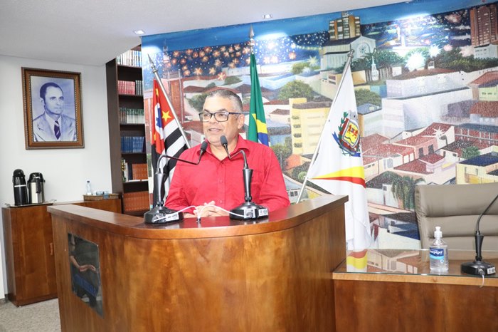 Cidinho sugere instalação de cemitério exclusivo para animais