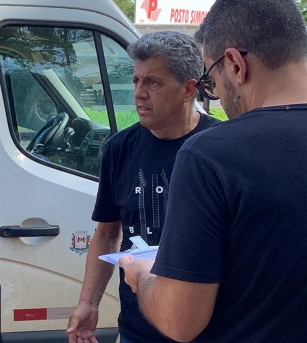 Motorista de ônibus da Saúde relata ter sido fechado por carro