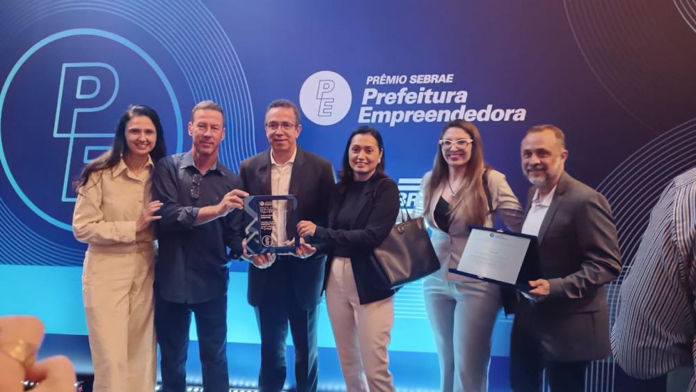 Município de Indiaporã Recebe Dois Prêmios de "Prefeitura Empreendedora" do SEBRAE 2024