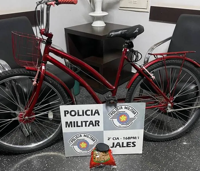 Mulher é detida após roubar R$:42,00 de idoso enquanto ele dormia, em Jales