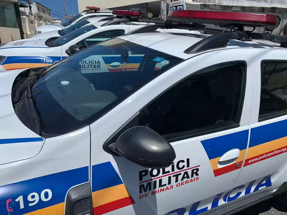 Homem de 23 anos queima corpo da namorada de 15 após discussão