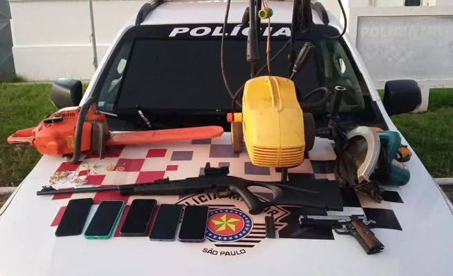 PM prende grupo suspeito de torturar e roubar casal em área rural