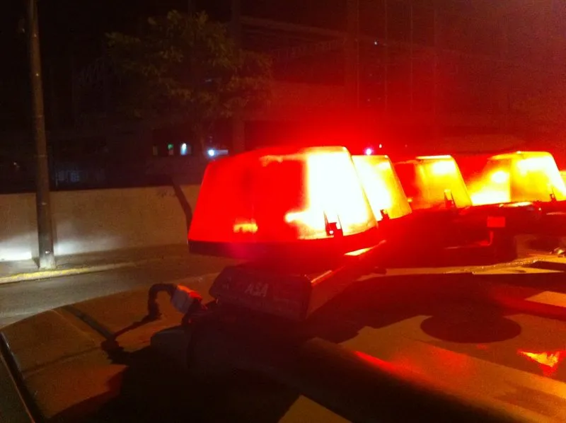 Pedreiro leva socos no rosto e cabeça ao defender irmã de agressor