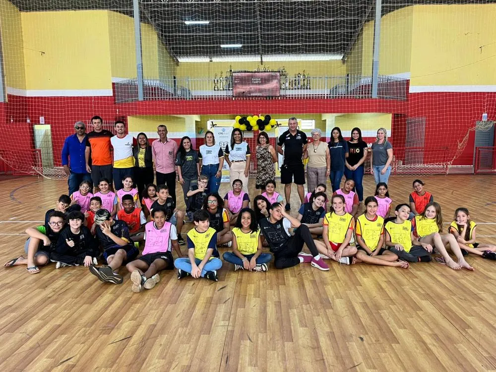 Prefeitura e CTG inauguram projeto Futebol de Rua