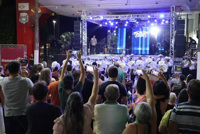 Dia das Mães é comemorado com shows na Praça Central de Fernandópolis