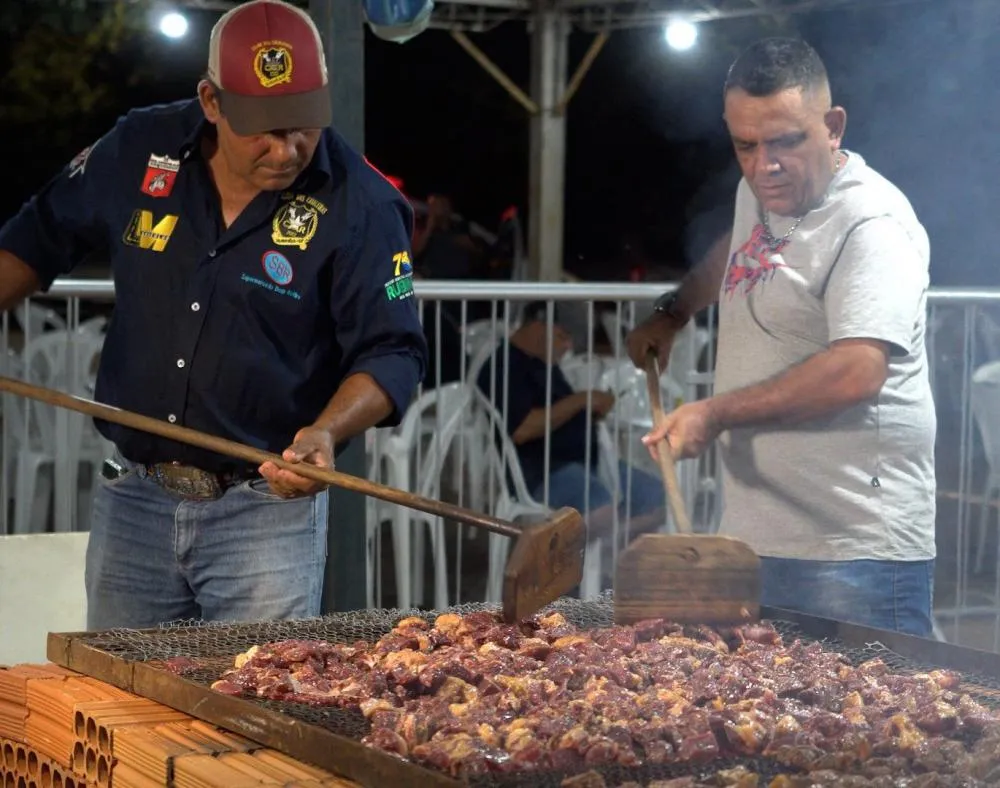 Grande público prestigia aniversário de Esmeralda