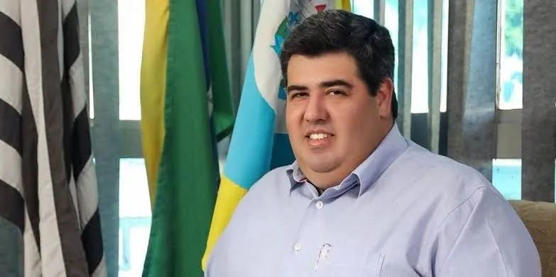 Ex-prefeito Auriflama condenado por depositar 15 mil em vale 