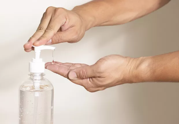 Criança é atendida em UPA após ingerir álcool em gel em escola