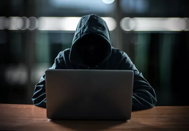 Idosa perde quase R$ 15 mil em golpe virtual na região