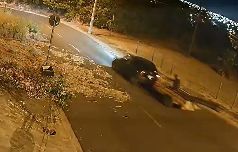 ‘Ladrões’ furtam madeira de pergolados de Praça em Fernandópolis