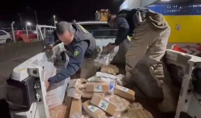 Polícia Rodoviária Federal apreende mais de 80 kg de drogas na BR-153