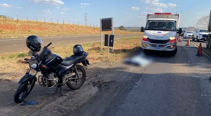 Motociclista morre atropelado em acidente envolvendo quatro veículos