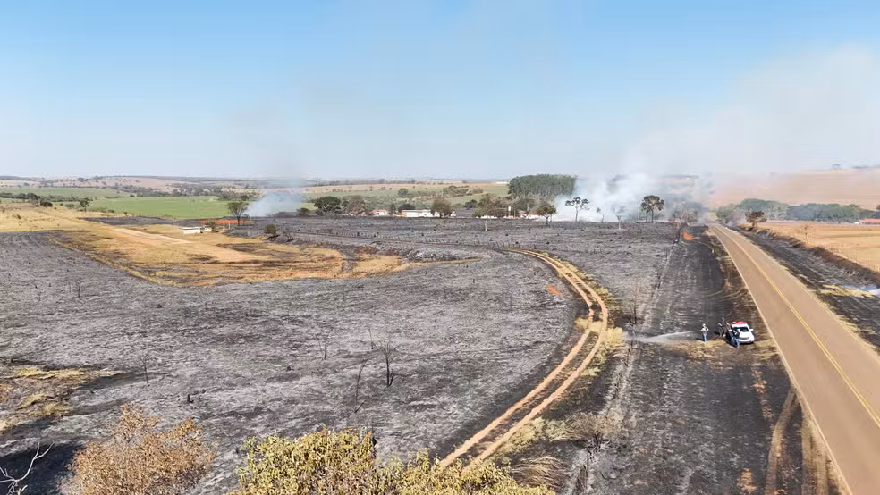 Incêndio atinge parte de escola agrícola desativada em Auriflama