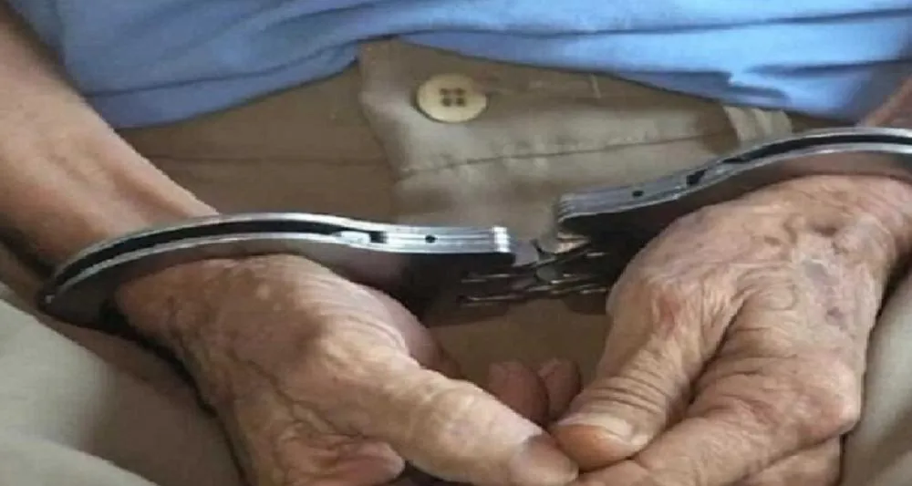 Casal de idosos de 74 e 79 anos é detido após furtar comércio