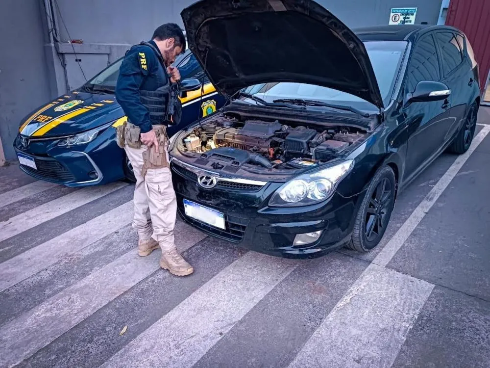 PRF recupera veículo roubado e clonado em Rio Preto