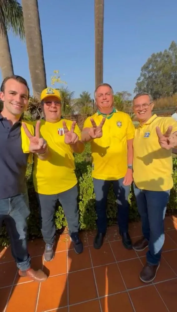 Candidato a prefeito de Fernandópolis, Cantarella participa de café da manhã exclusivo com Bolsonaro