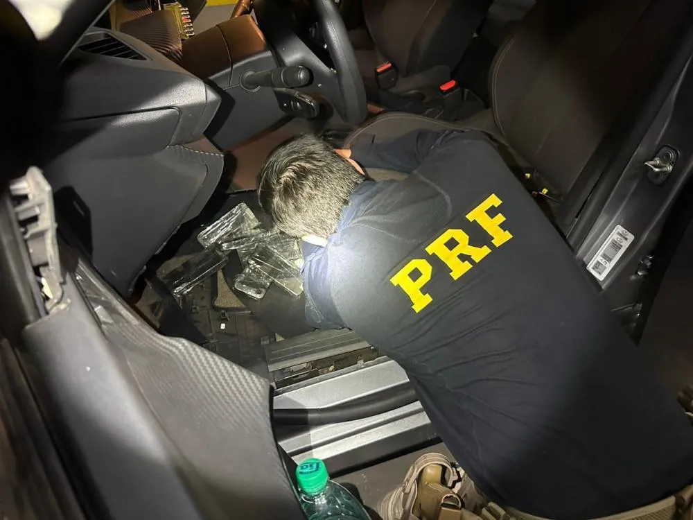 Polícia Rodoviária Federal apreende celulares na BR 153