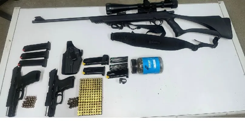 Dois homens são presos por posse ilegal de armas em Catanduva