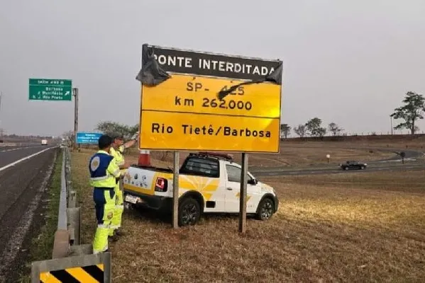 Trecho da rodovia Assis Chateaubriand, em Barbosa, está interditado