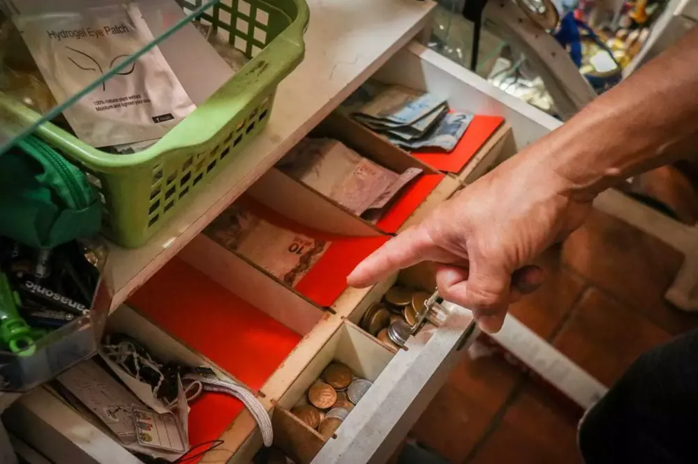 Empresa é furtada e proprietária registra queixa contra funcionária