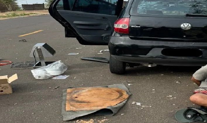 Homem é flagrado e preso já durante desmonte de carro furtado