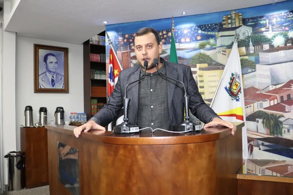 Gabriel Faria cobra esclarecimentos sobre falta de medicamentos na rede pública