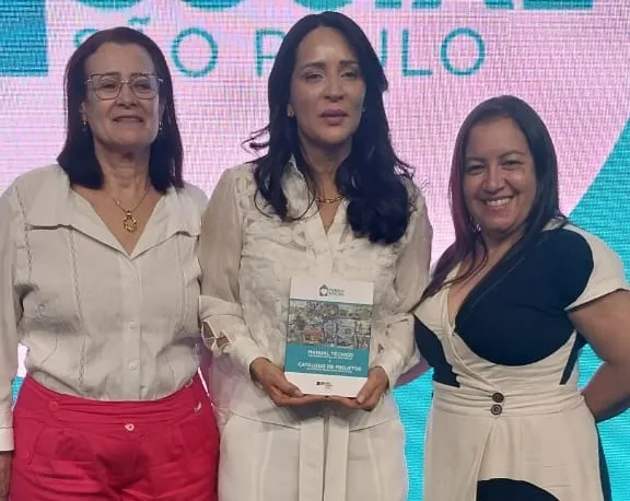 Primeira-dama de Pedranópolis participa de encontro de primeiras-damas e presidentes de Fundos Sociais