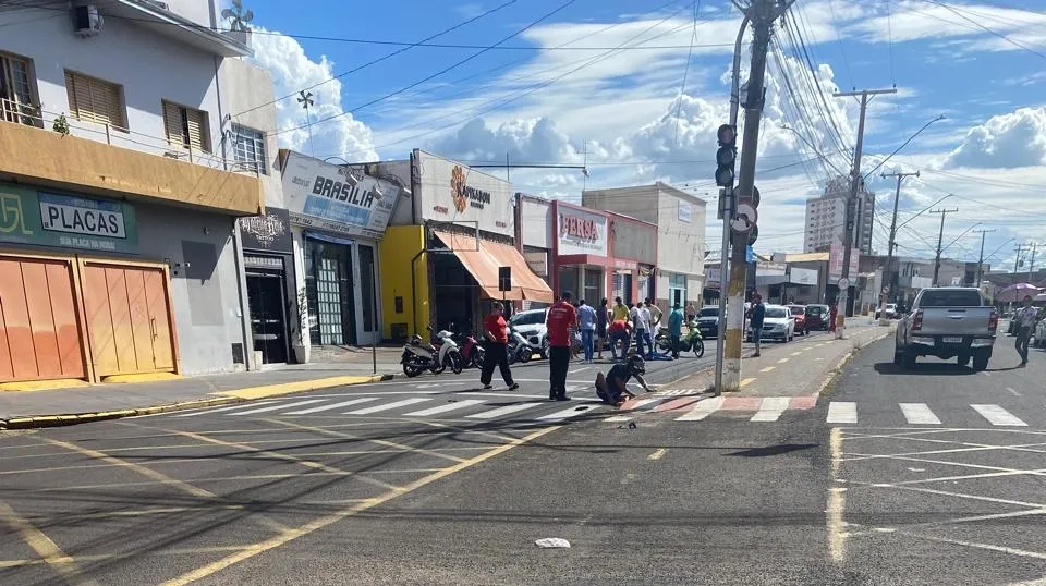 Acidente na Avenida Líbero de Almeida Silvares causa congestionamento em Fernandópolis