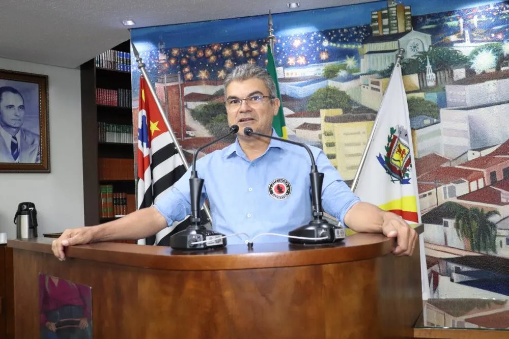 Julinho Barbeiro cobra esclarecimentos sobre investigação dos cartões falsos de isenção da Área Azul