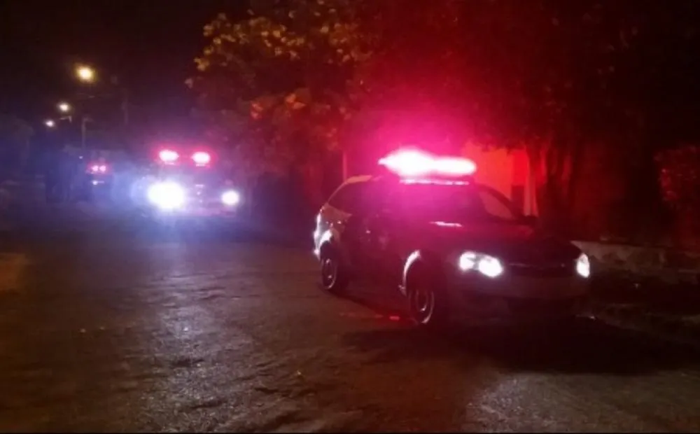 Mulher leva garrafada no rosto durante discussão em bar de Rio Preto
