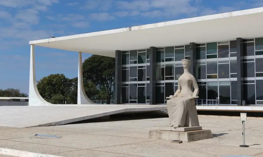 Bolsonaro chega ao STF para ver julgamento sobre tentativa de golpe