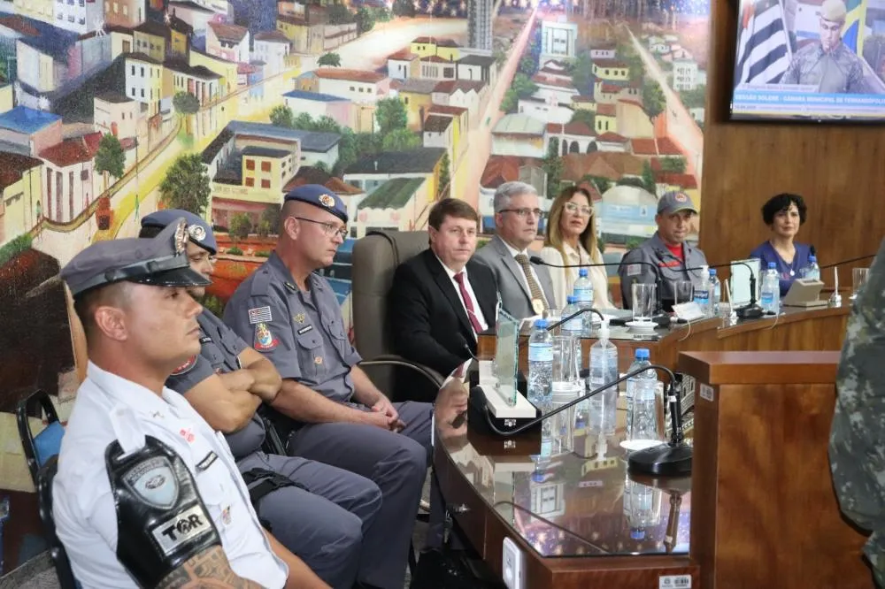 Câmara realiza sessão solene para entrega do Título Policial Padrão