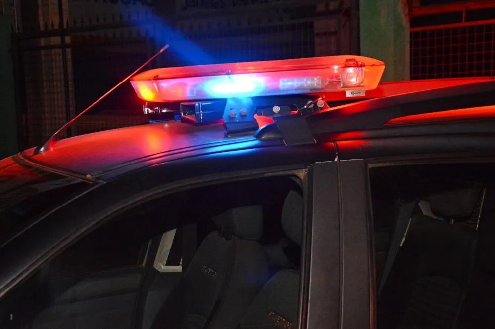 Vítima ameaça chamar polícia devido a consumo de drogas e é espancada