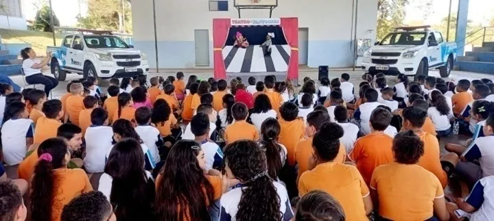 Policiais do CPTran apresentam Teatro de Fantoches para crianças nesta sexta-feira 